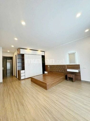 Nhà mới ngỡ ngàng, thang máy ,5t ,40m tại Phan Đình Giót chỉ nhỉnh 7t
