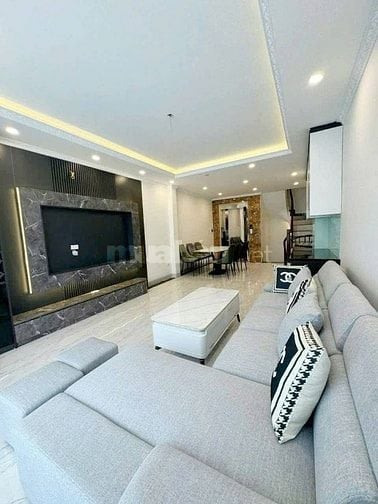 Nhà mới ngỡ ngàng, thang máy ,5t ,40m tại Phan Đình Giót chỉ nhỉnh 7t