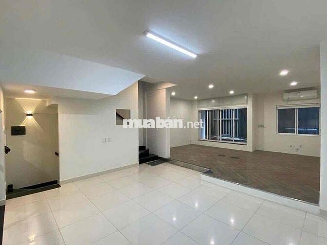 Cho Thuê Văn Phòng Nội Khu Hưng Gia 3, PMH 6x18,5M