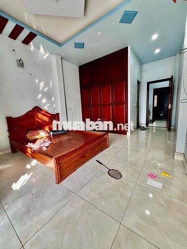 Nhà mặt tiền hẻm thông gần chợ 03 - 07 TCH Q12