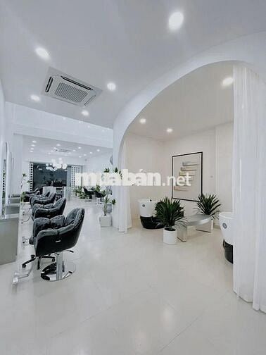 1. 🏠 Nhà MT Nơ Trang Long 6x18m, 3 lầu đẹp, thuê chỉ 40tr/tháng