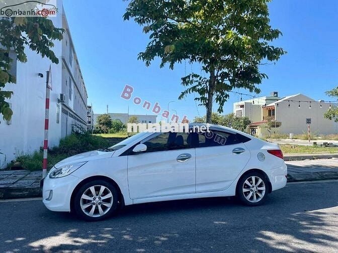 Hyundai Accent 1.4 AT 2015 – Số tự động