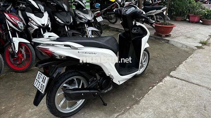 Honda Vision 2023 trắng đen ( hỗ trợ góp )