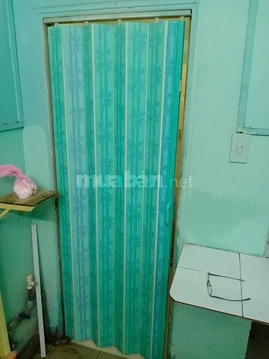Cho thuê nhà nhỏ 2x4m có lầu, gần chợ Phạm Văn Hai, Tân Bình