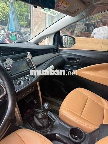Toyota Innova 2018 2.0E - 150000 km