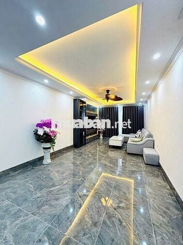 CẦN BÁN NHÀ THẠCH BÀN LONG BIÊN HÀ NỘI.