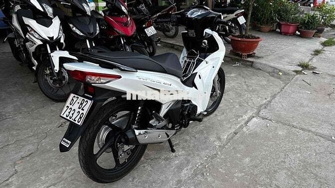 Wave i 125 thái 2019 trắng đen ( hỗ trợ góp )