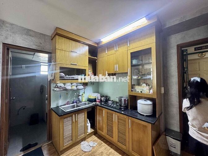 Căn Hộ Chung Cư 2PN Có Ban Công 60m2 FullNT Đang Setup Lại Mới 100%