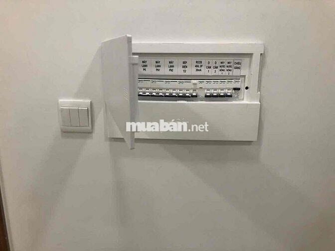 CĂN HỘ 2PN NỘI THẤT CƠ BẢN, TỰ DO BÀI TRÍ, ĐÃ CÓ SỔ, NẰM Ở TRUNG TÂM