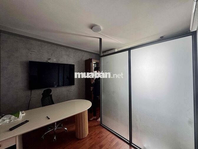 Căn Hộ Chung Cư 2PN Có Ban Công 60m2 FullNT Đang Setup Lại Mới 100%