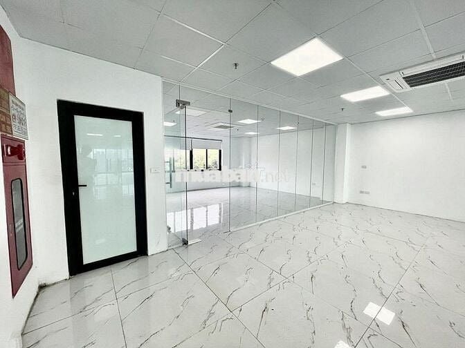 Văn phòng mới tinh, cực đẹp tại Phố Huỳnh Thúc Kháng 80m2 giá tốt.