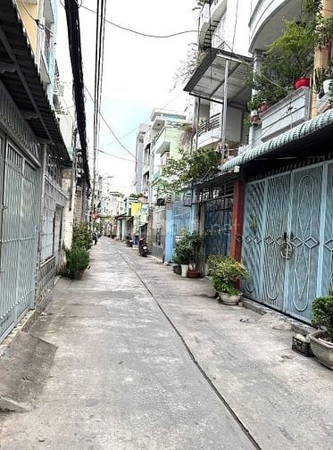 Bán nhà hẻm xe hơi 2 lầu, 50m2 - ngay Bùi Hữu Nghĩa, Phường 7, Quận 5