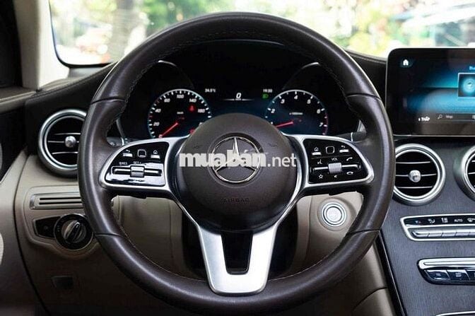 LONG ANH AUTO về Mercedes GLC300 4Matic 2021
