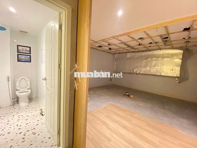 Trung Tâm Bến Thành Quận 1 - 5 Tầng nhà mới xây - Giá 80 Triệu