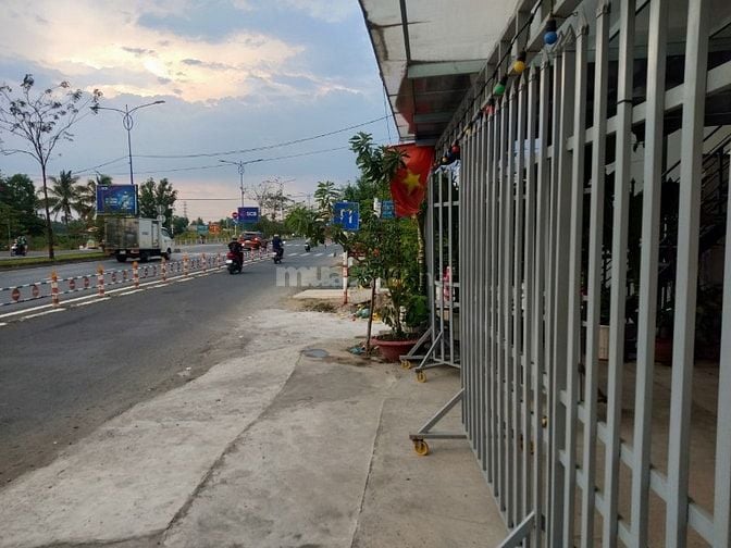 Cho thuê nhà mặt tiền Đặng Văn Trơn