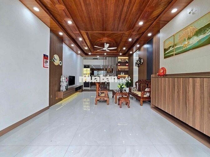 NHÀ MẶT TIỀN KINH DOANH / ĐANG CHO THUÊ 9triệu.