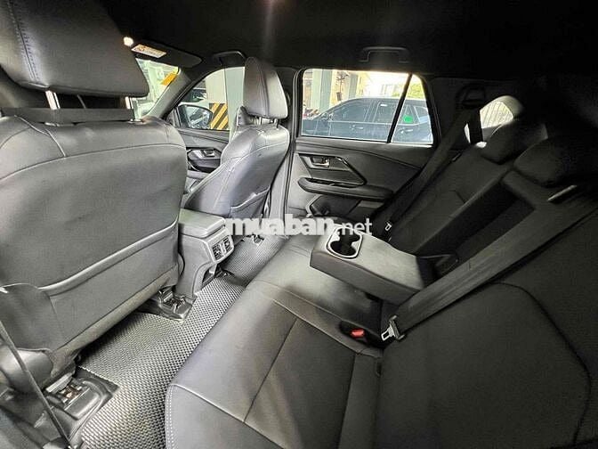 Toyota Yaris 2024 - 9000 km