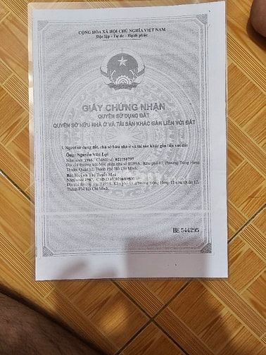 Cần bán nhà lớn, có sân rộng và sân thượng, DT 316m2