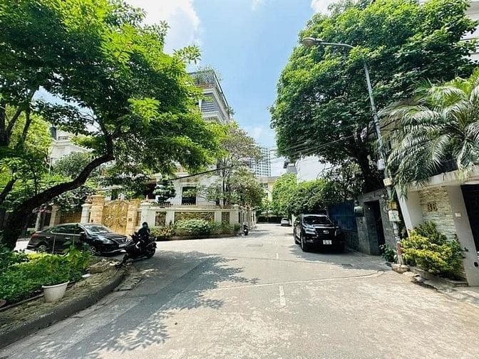 Chính chủ nhờ bán biệt thự Yên Hoà- KĐT Yên Hoà – Lão Thành Cách Mạng 