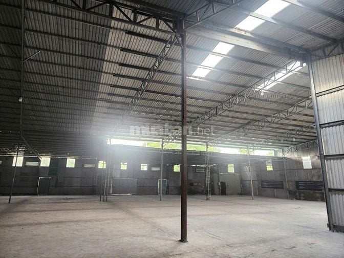 Cho thuê kho xưởng 1400m2 gần Nguyễn Duy Trinh, Phú Hữu, Q9, xe cont