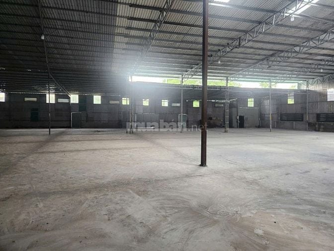 Cho thuê kho xưởng 1400m2 gần Nguyễn Duy Trinh, Phú Hữu, Q9, xe cont