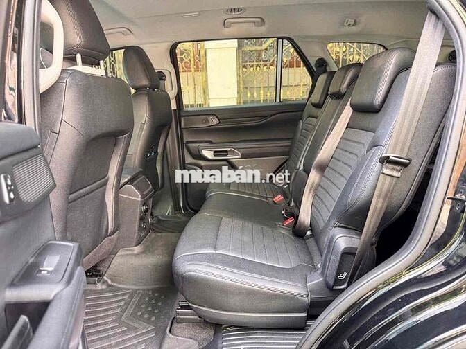 Ford Everest 2024 Sport 2.0L 4x2 AT - 12600 km