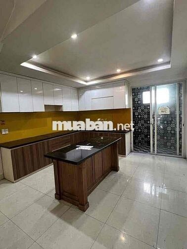 BÁN NHÀ KIỆT Ô TÔ CÙ CHÍNH LAN
