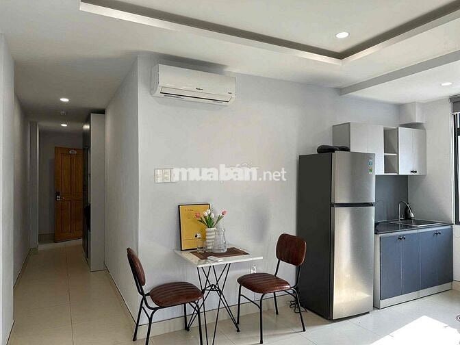 Căn hộ 1PN cửa sổ trời siêu thoáng, full nội thất, sofa, thang máy