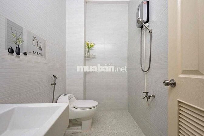 Cho Thuê Studio Cửa Sổ Lớn Vòng Xoay Điện Biên Phủ tháng 10/2025