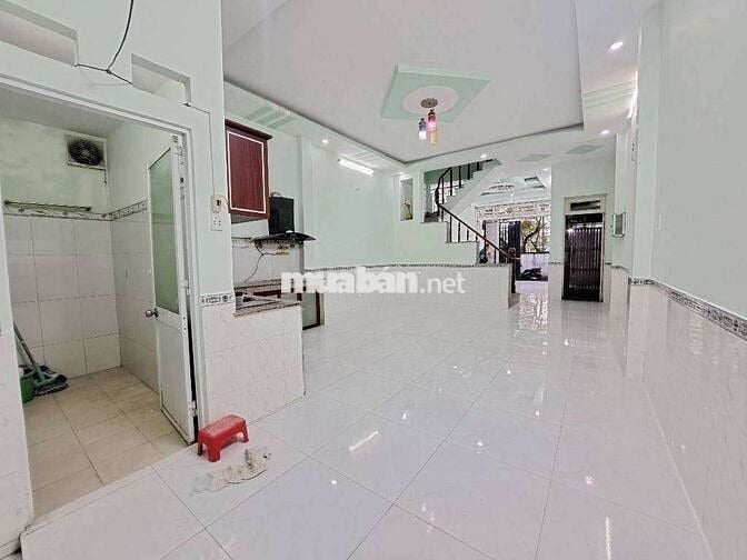 Hiếm có khó tìm, Nhà 2 lầu, Thới Tứ, Hóc môn. Sổ riêng, hoàn công