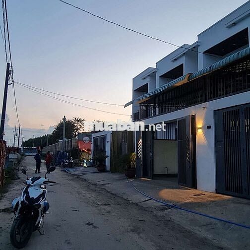 Bán nhà sổ riêng thổ cư ngay khu Tái Định Cư