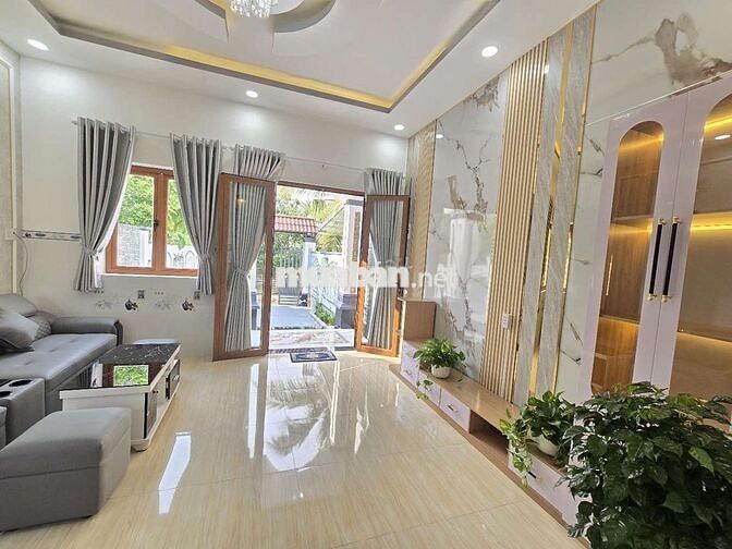 9 CHỦ BÁN NHÀ MÁI THÁI THUỘC PHÚ NHUẬN SIÊU ĐẸP GIÁ TỐT