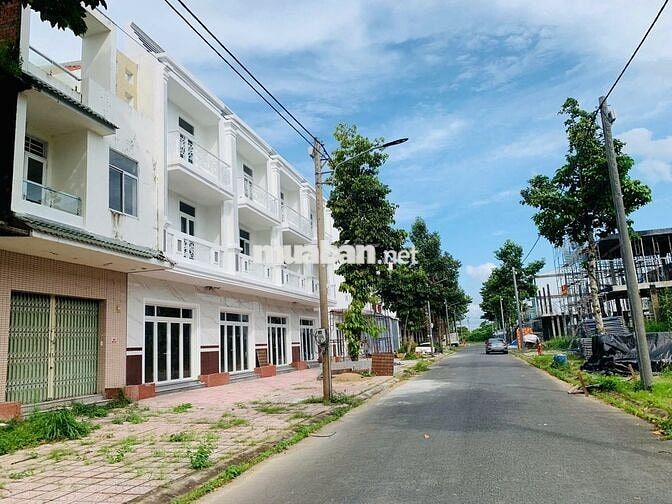 Bán nhà 5x21m Mekong City Bình Minh  sổ riêng, giá 2.8 tỷ, nhà ở liền