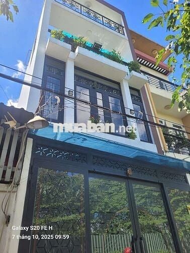 NHÀ MỚI XÂY 4X16M 1 TRỆT 2 LẦU 3PN GIÁ TỐT