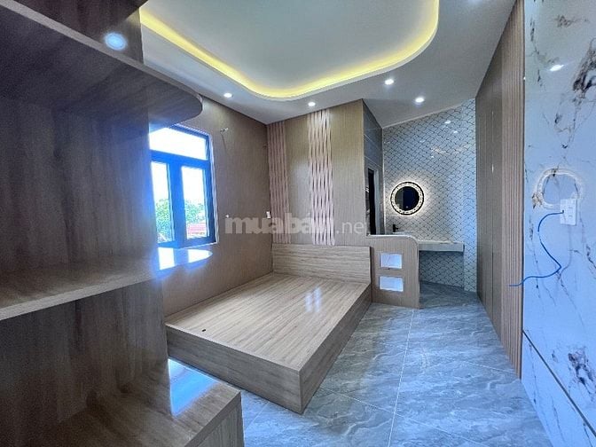 Cách Sài Gòn 700m -4x31m -4PN ,4WC tặng full nội thất 