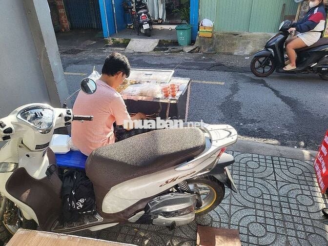CHO THUÊ BÁN VĨA HÈ KẾ BÊN TRƯỜNG TIỂU HỌC TRẦN VĂN ƠN