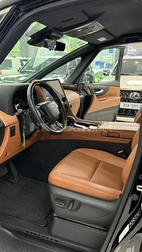 Bán Toyota Alphard sản xuất 2024, lăn bánh hơn 1 vạn Km, xe như mới.