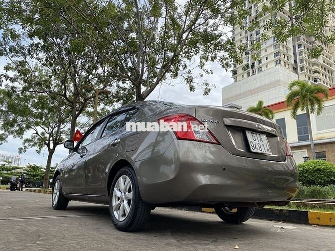 Nissan Sunny 2014 XV - 152400 km