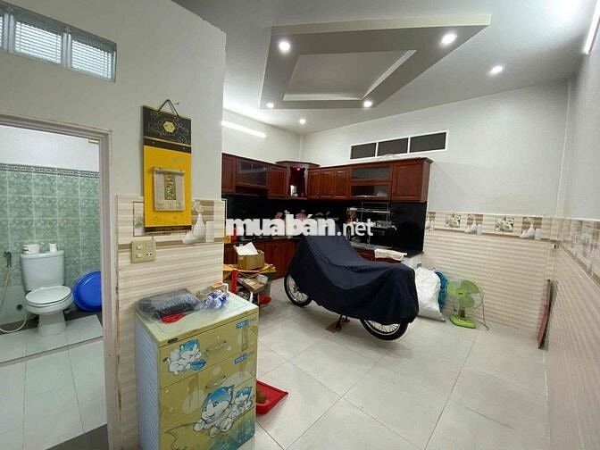 Nhà trệt lầu có sân thượng hẻm đường CMT8 gần bệnh viện Phụ Sản