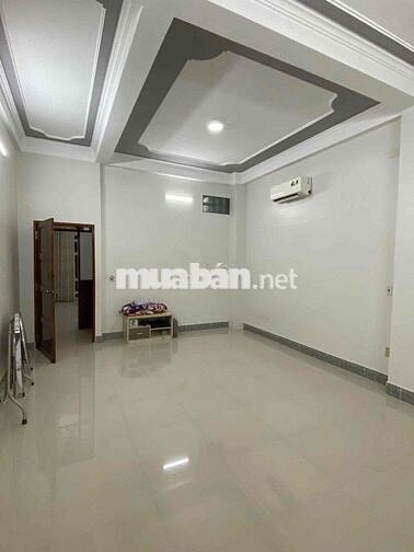 Nhà trệt lầu có sân thượng hẻm đường CMT8 gần bệnh viện Phụ Sản