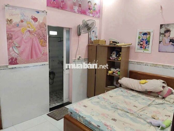Cho thuê nhà Mặt Tiền 1 Trệt 2 Lầu có nội thất .Đường Nguyễn Hữu Cảnh