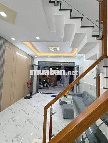 Nhà Rẻ Siêu Phẩm , HXH , Tặng NT vali vô ở Đường 14 , Bình Tân