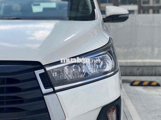 Toyota Innova 2022 E 2.0 MT - 7c Số sàn HÃNG