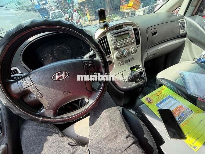 Hyundai Starex Van máy dầu số tự động