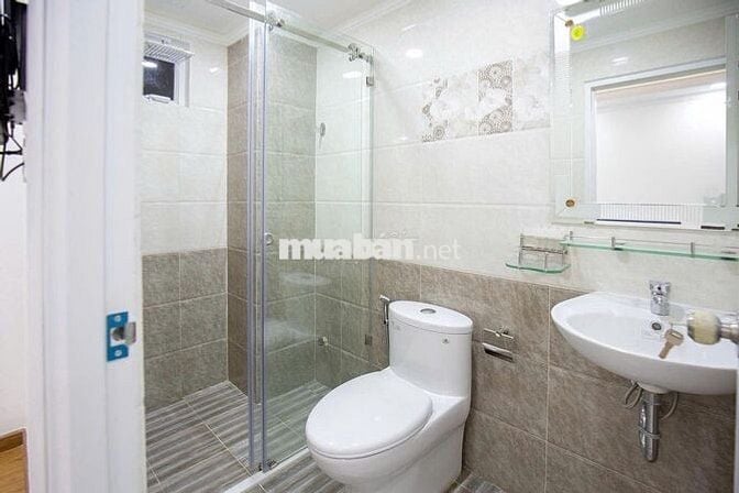 Phòng 2 Cửa Sổ, Nhà Có Thang Máy, Hầm Xe, Nội thất Cao Cấp, Ôtô đỗ cửa