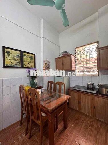 Bán nhà TT Tân mai, tầng 2, Ô tô đỗ cửa, dtsd 70 m2, thiết kế hợp lý.