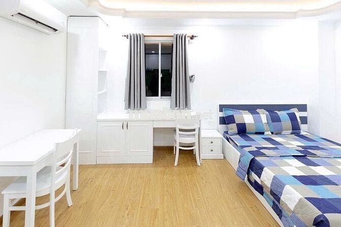 Phòng 2 Cửa Sổ, Nhà Có Thang Máy, Hầm Xe, Nội thất Cao Cấp, Ôtô đỗ cửa