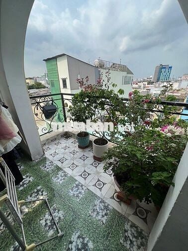 Phòng 2 Cửa Sổ, Nhà Có Thang Máy, Hầm Xe, Nội thất Cao Cấp, Ôtô đỗ cửa