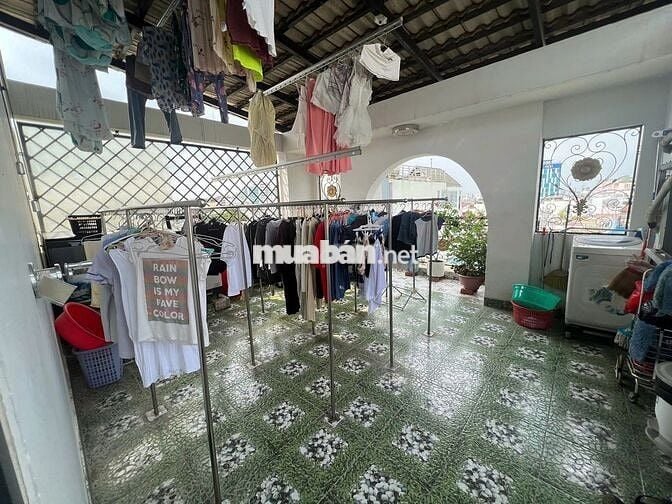 Phòng 2 Cửa Sổ, Nhà Có Thang Máy, Hầm Xe, Nội thất Cao Cấp, Ôtô đỗ cửa