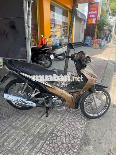 cần bán wave S110 biển số 69 xe đẹp máy zin êm ạ